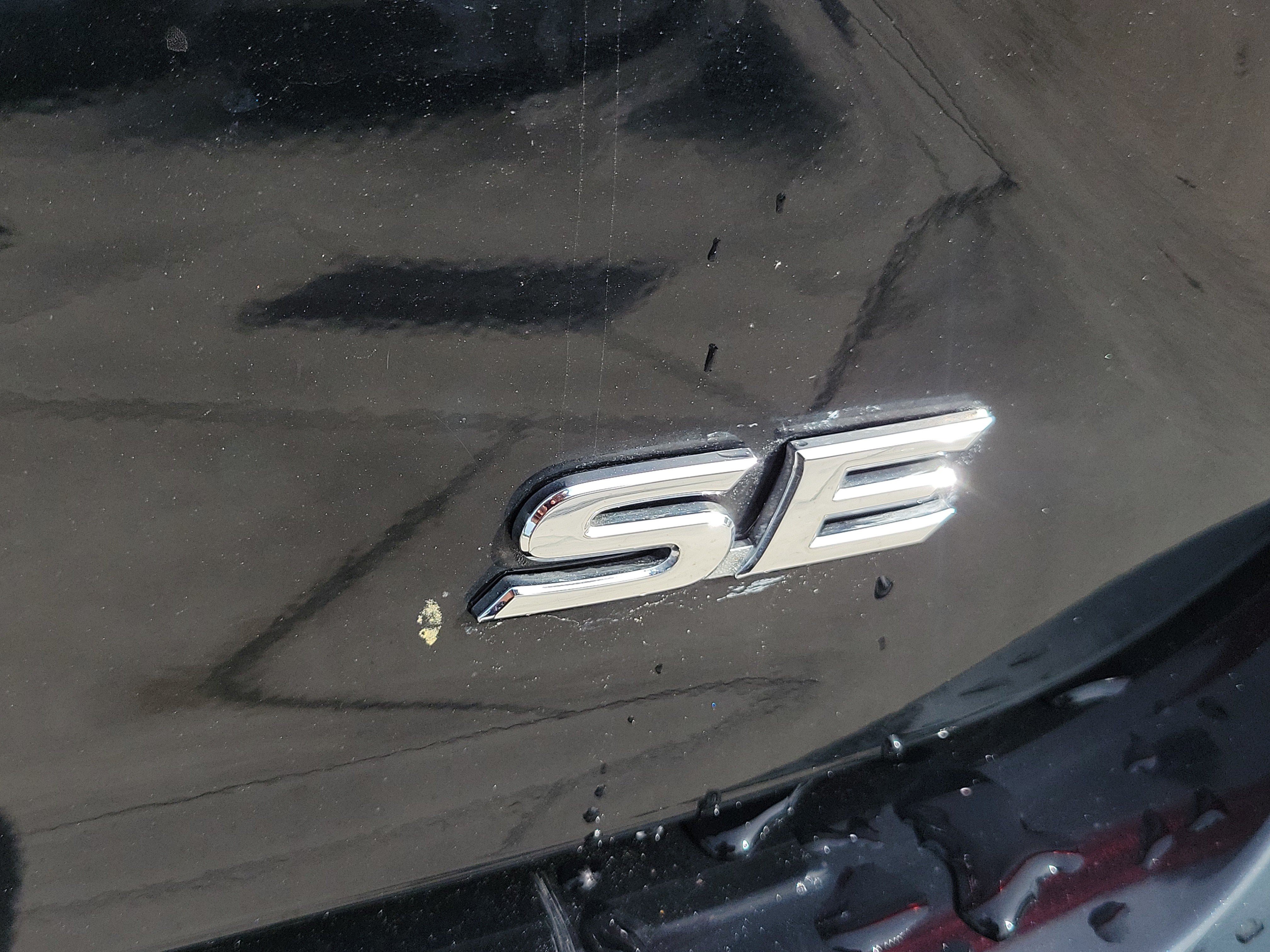 Used 2025 Toyota Camry SE w/ Multimedia Upgrade Package FWD image 9