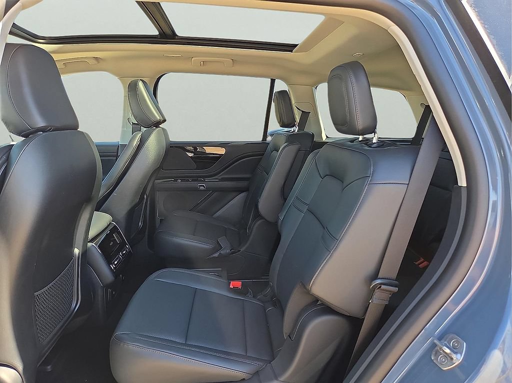 New 2026 Lincoln Aviator 2WD image 12