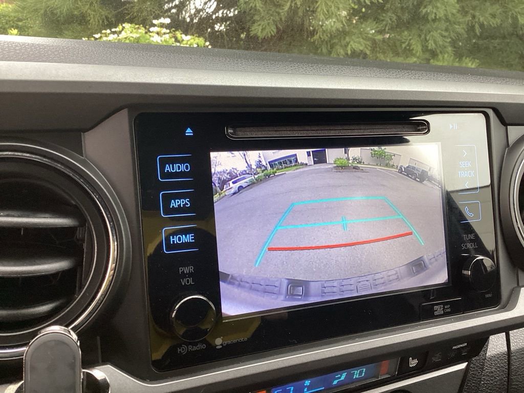 Used 2016 Toyota Tacoma TRD Off-Road w/ Premium & Technology Package AWD/4WD image 15