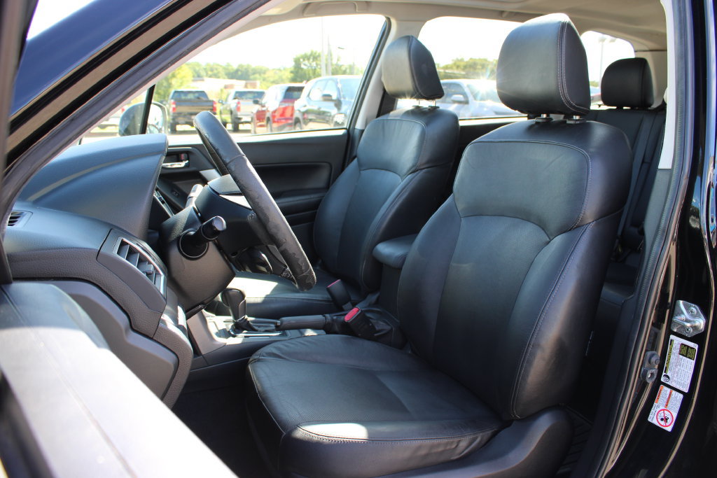 Used 2016 Subaru Forester 2.5i Touring AWD/4WD image 12
