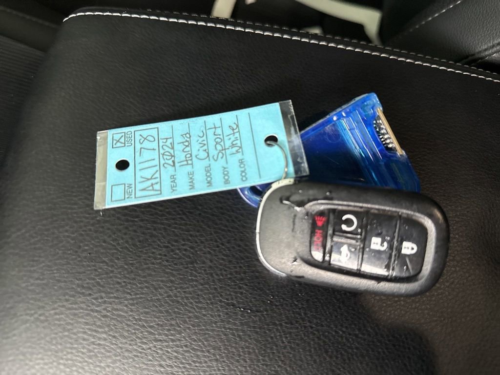 Used 2024 Honda Civic Sport image 11