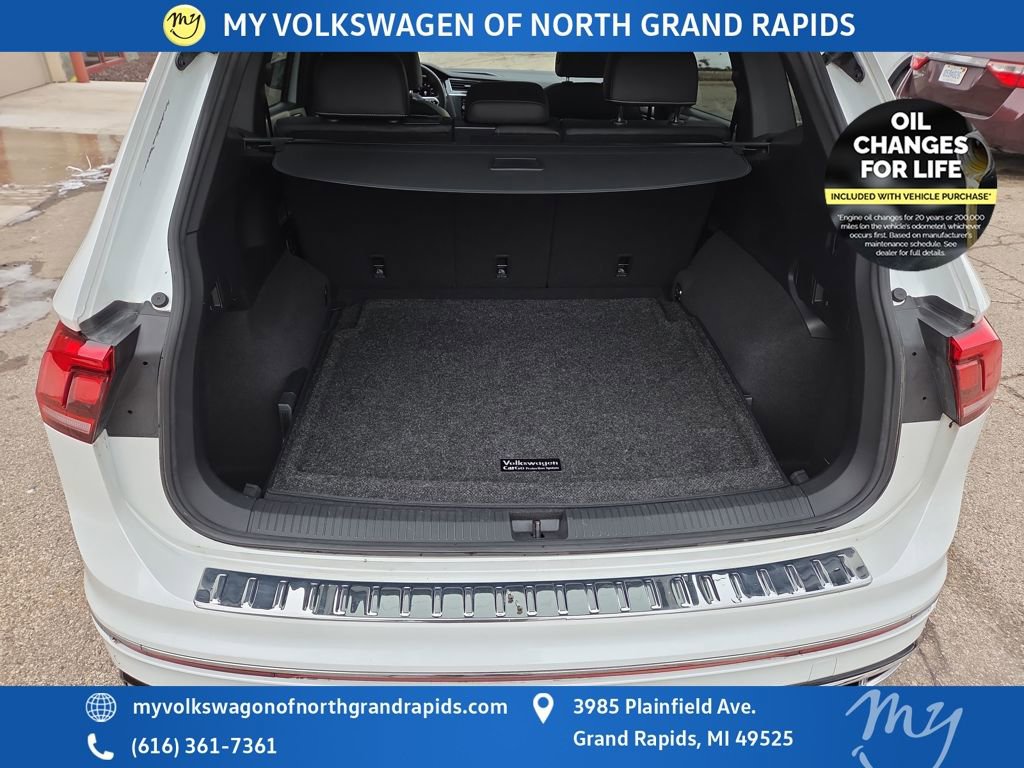 Used 2022 Volkswagen Tiguan SEL R-Line image 28