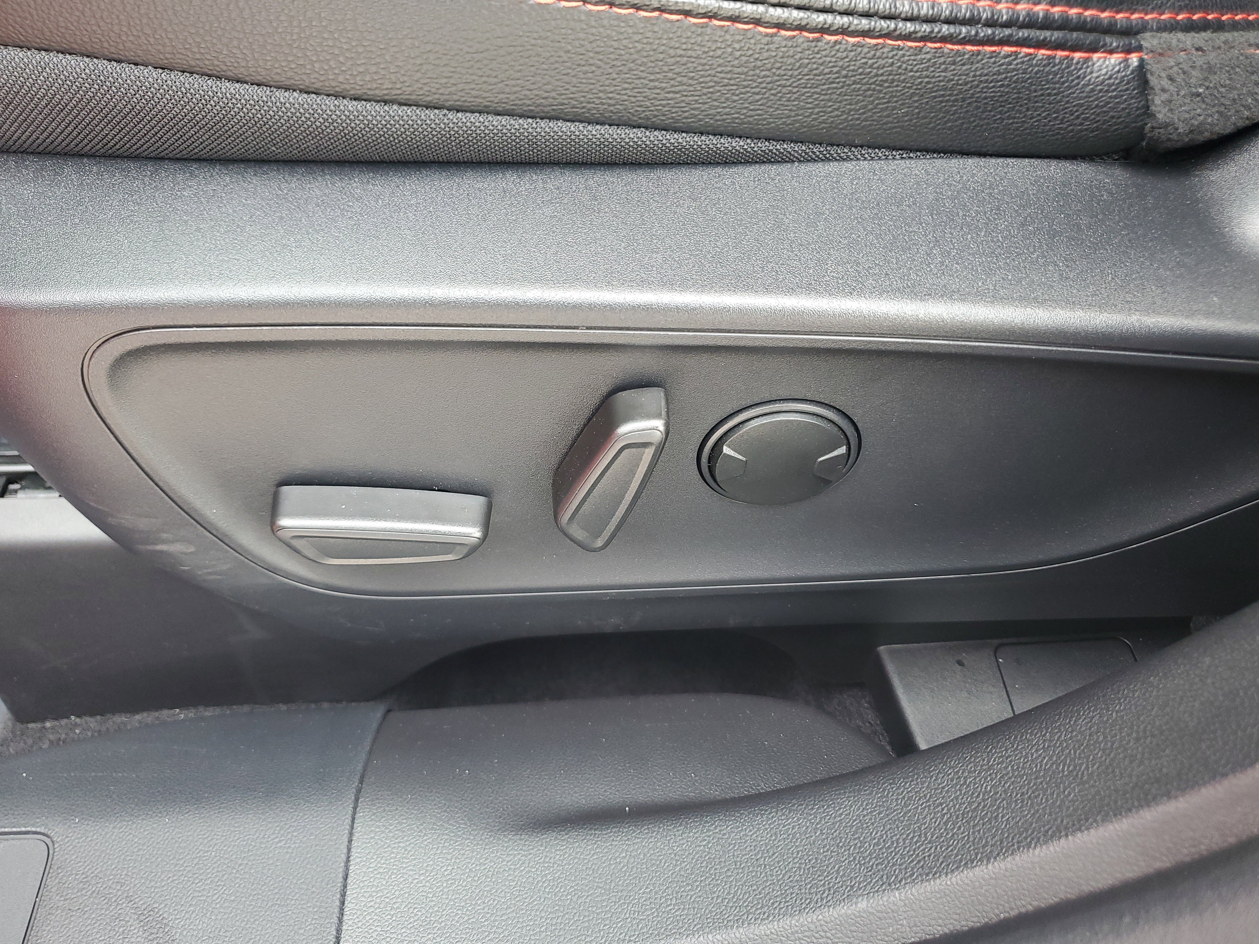 Used 2025 Ford Escape ST-Line Elite w/ Premium Technology Package image 13