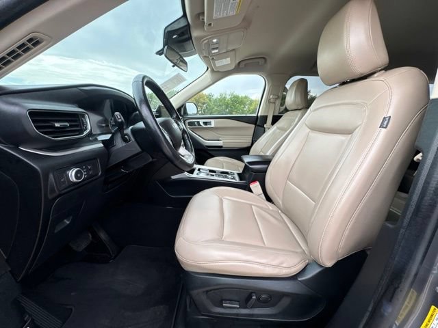 Used 2021 Ford Explorer XLT w/ Equipment Group 202A AWD/4WD image 2