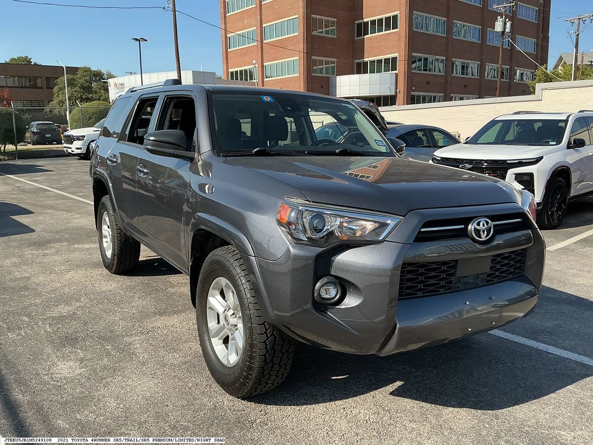 Used 2021 Toyota 4Runner SR5 RWD image 5