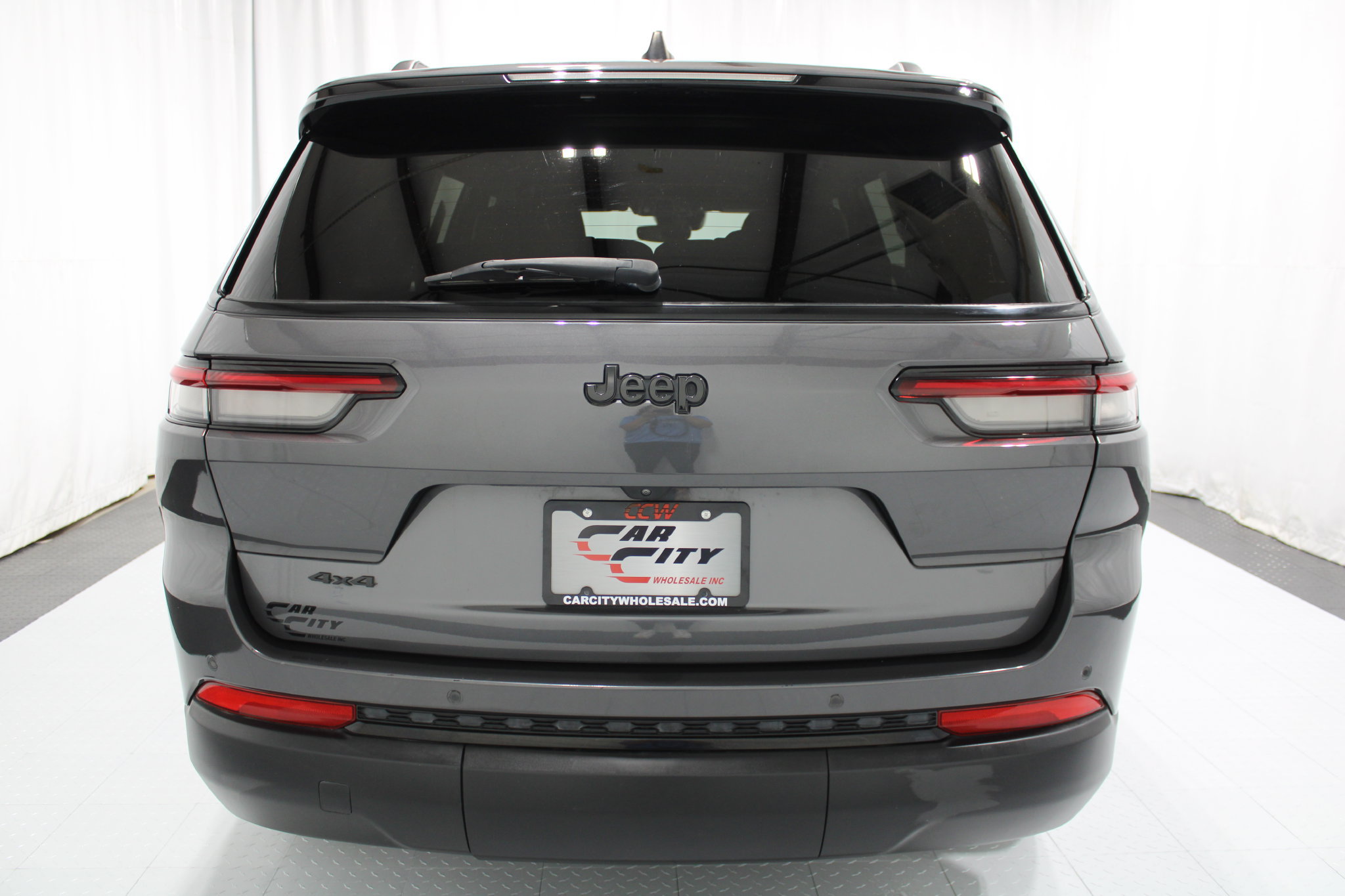 Used 2023 Jeep Grand Cherokee L Laredo AWD/4WD image 7