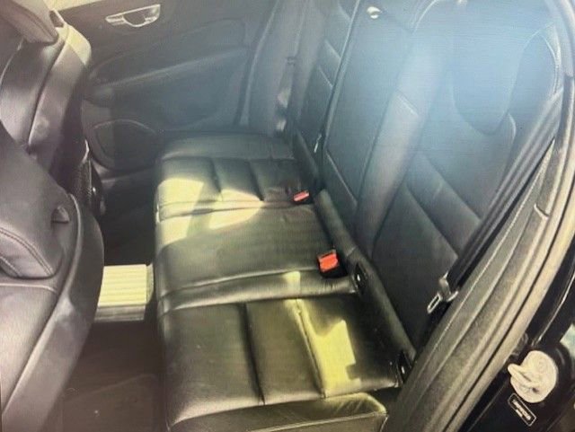 Used 2023 Volvo S60 T8 Plus image 5