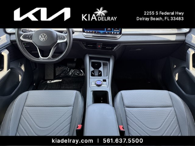 Used 2025 Volkswagen Tiguan SE FWD image 12