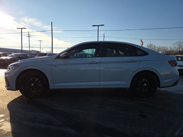 Used 2025 Volkswagen Jetta GLI Autobahn image 4