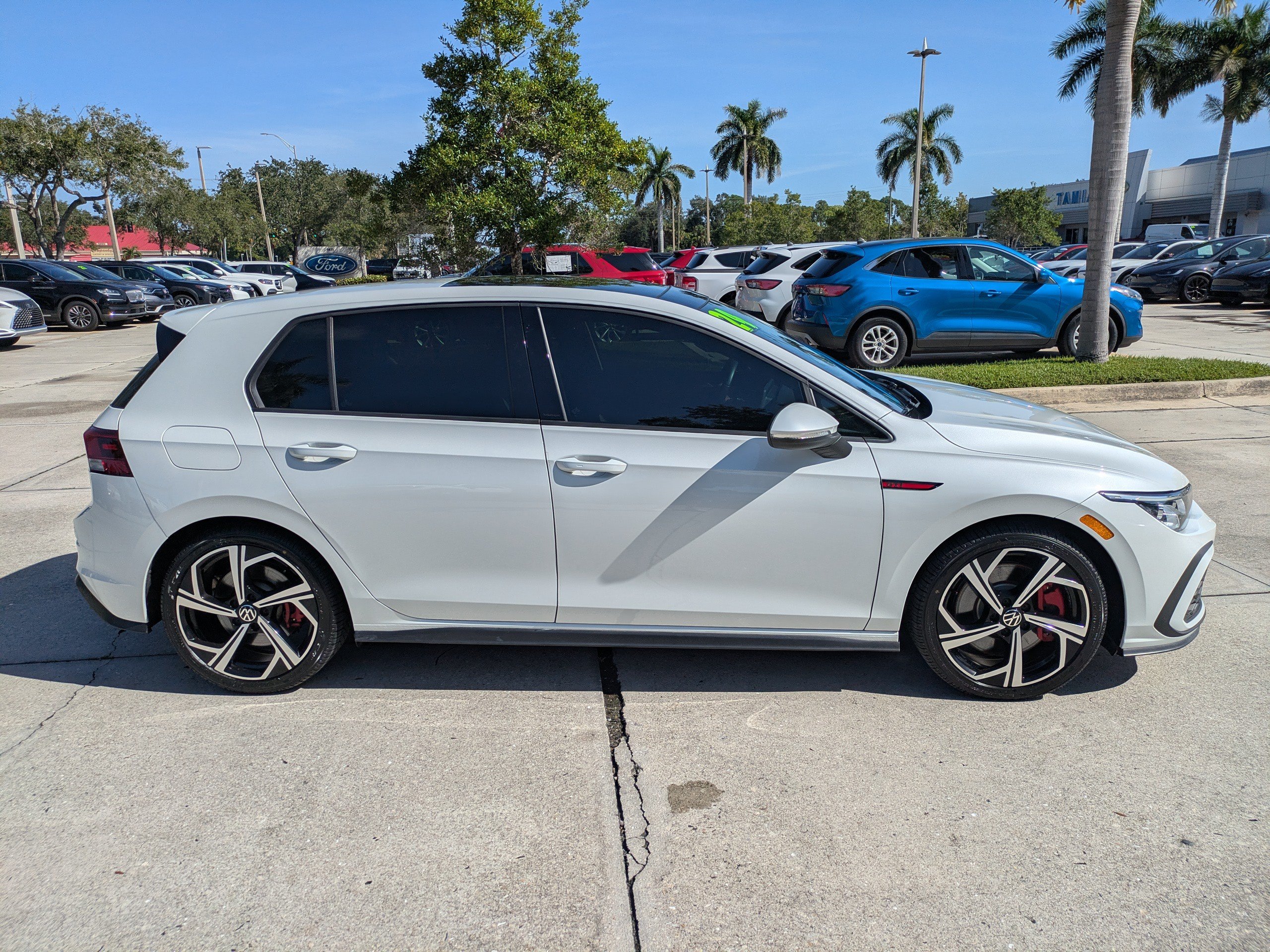 Used 2024 Volkswagen GTI SE FWD image 5