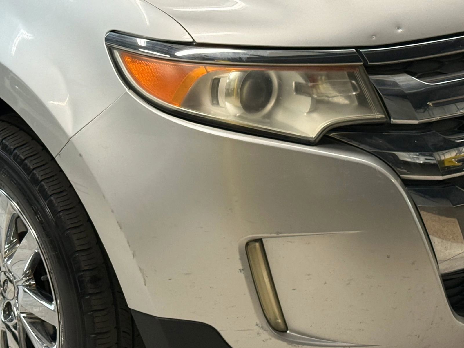 Used 2011 Ford Edge Limited FWD image 6