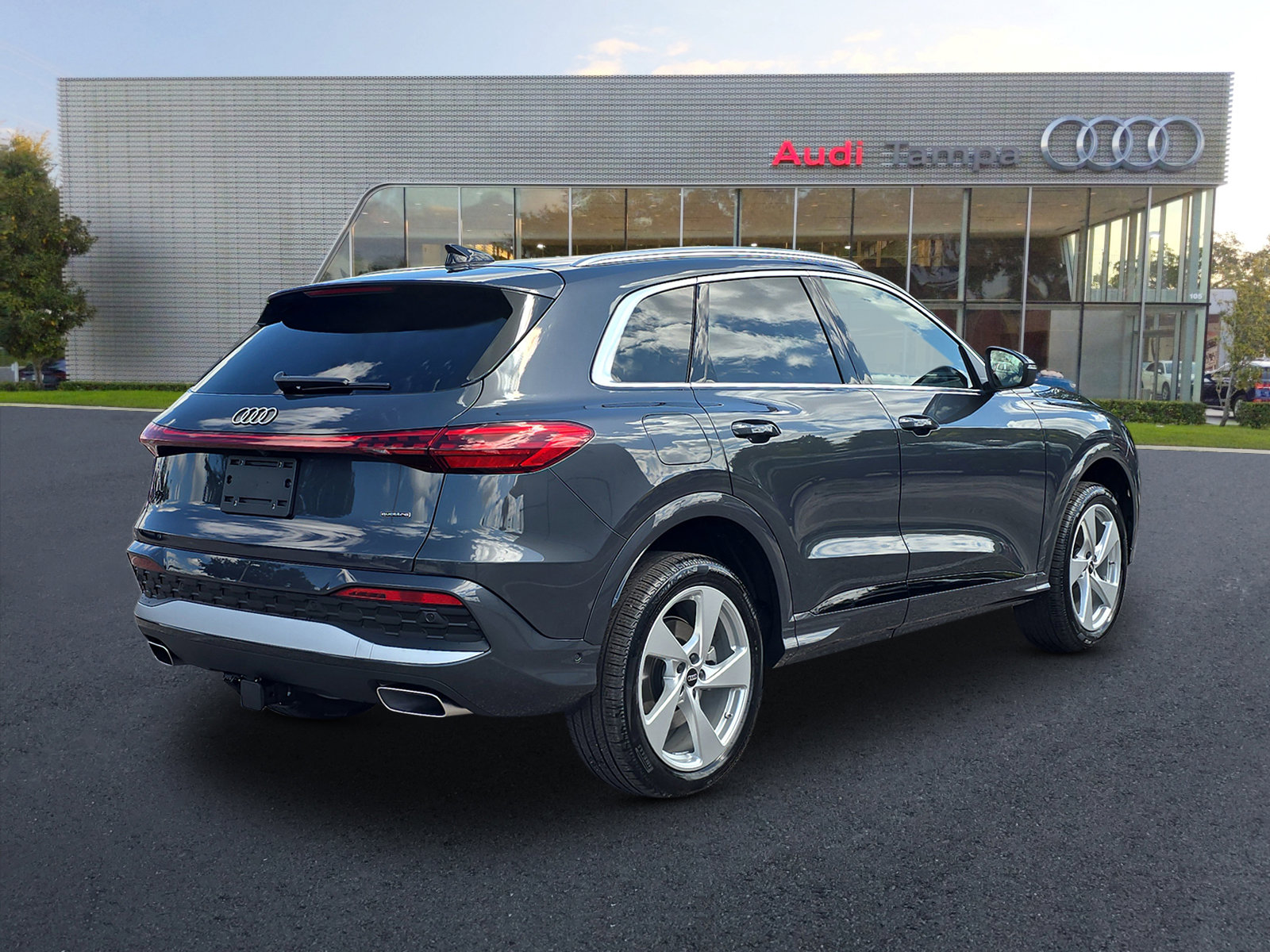 New 2025 Audi Q5 Premium Plus image 4