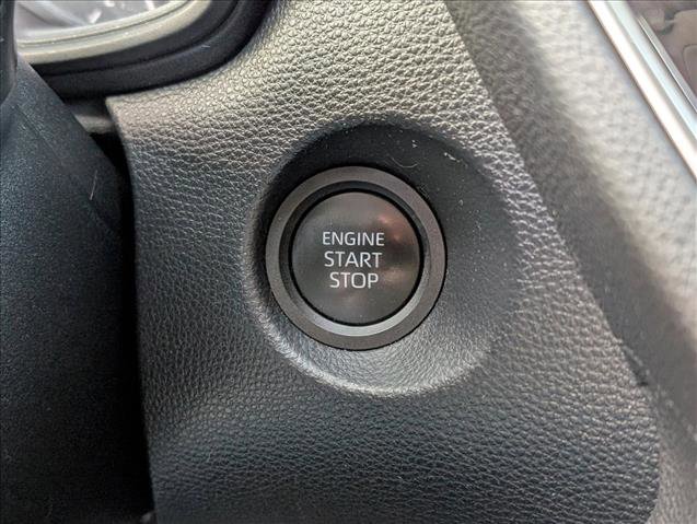 Used 2024 Toyota Corolla Cross LE image 28