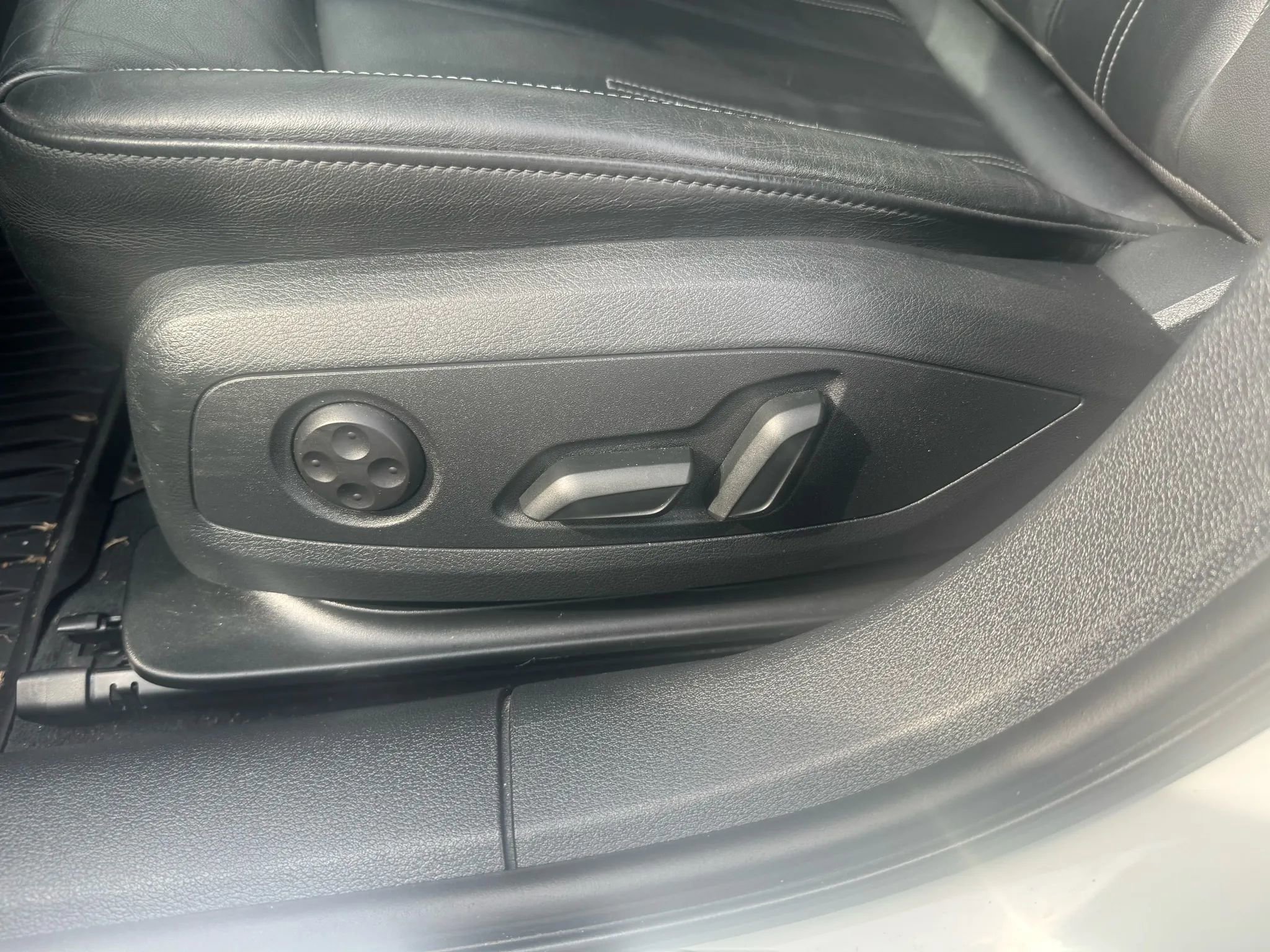 Used 2020 Audi A4 2.0T Premium w/ Convenience Package image 18