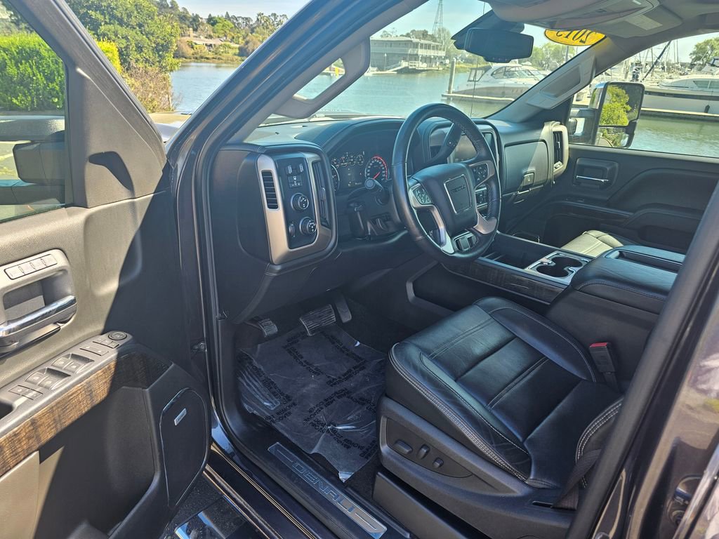 Used 2015 GMC Sierra 2500 Denali w/ Duramax Plus Package image 13