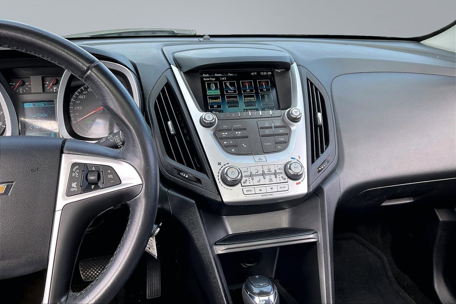 Used 2017 Chevrolet Equinox Premier w/ Enhanced Convenience Package image 6