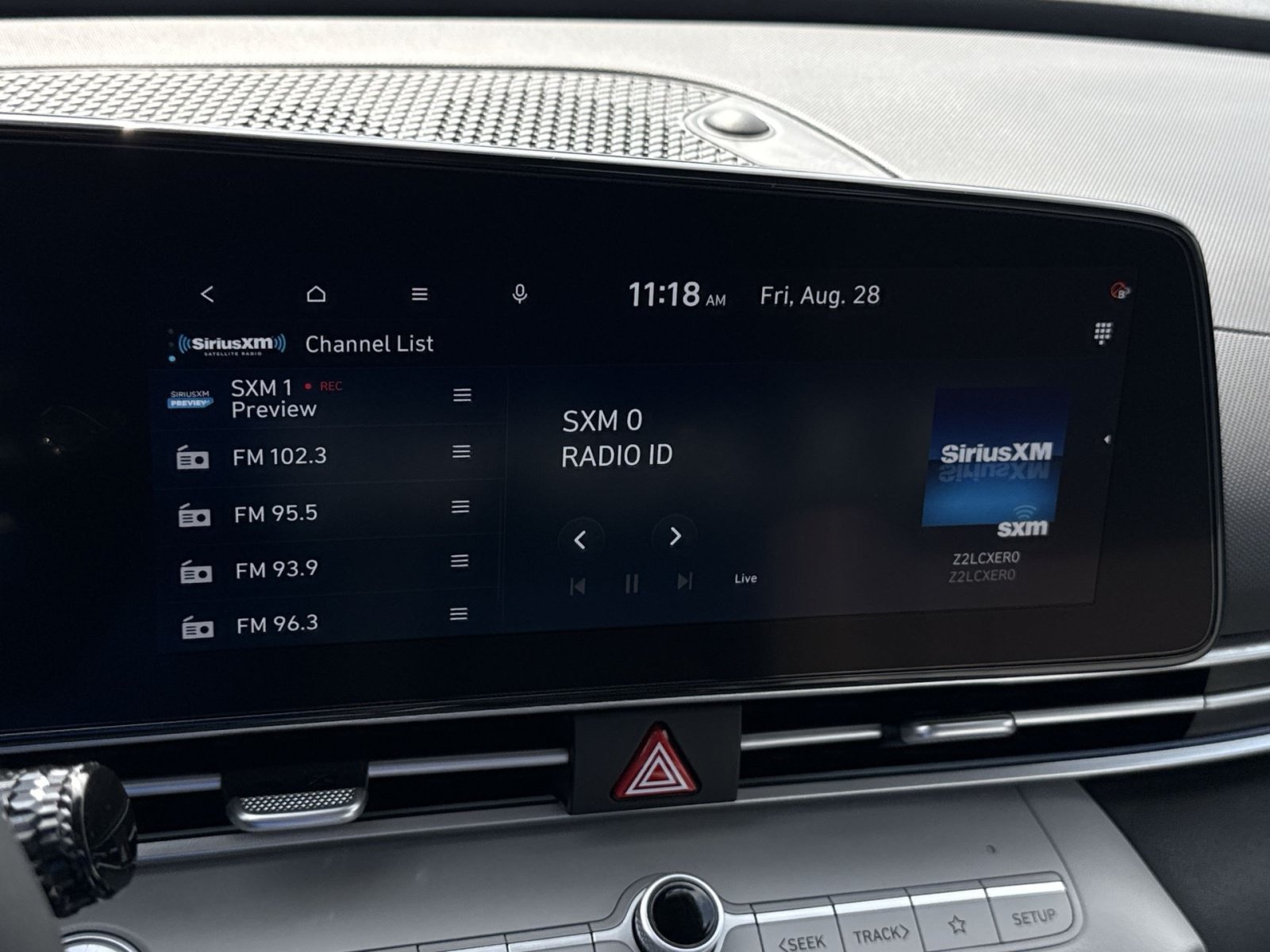 Certified 2025 Hyundai Elantra Limited FWD image 18