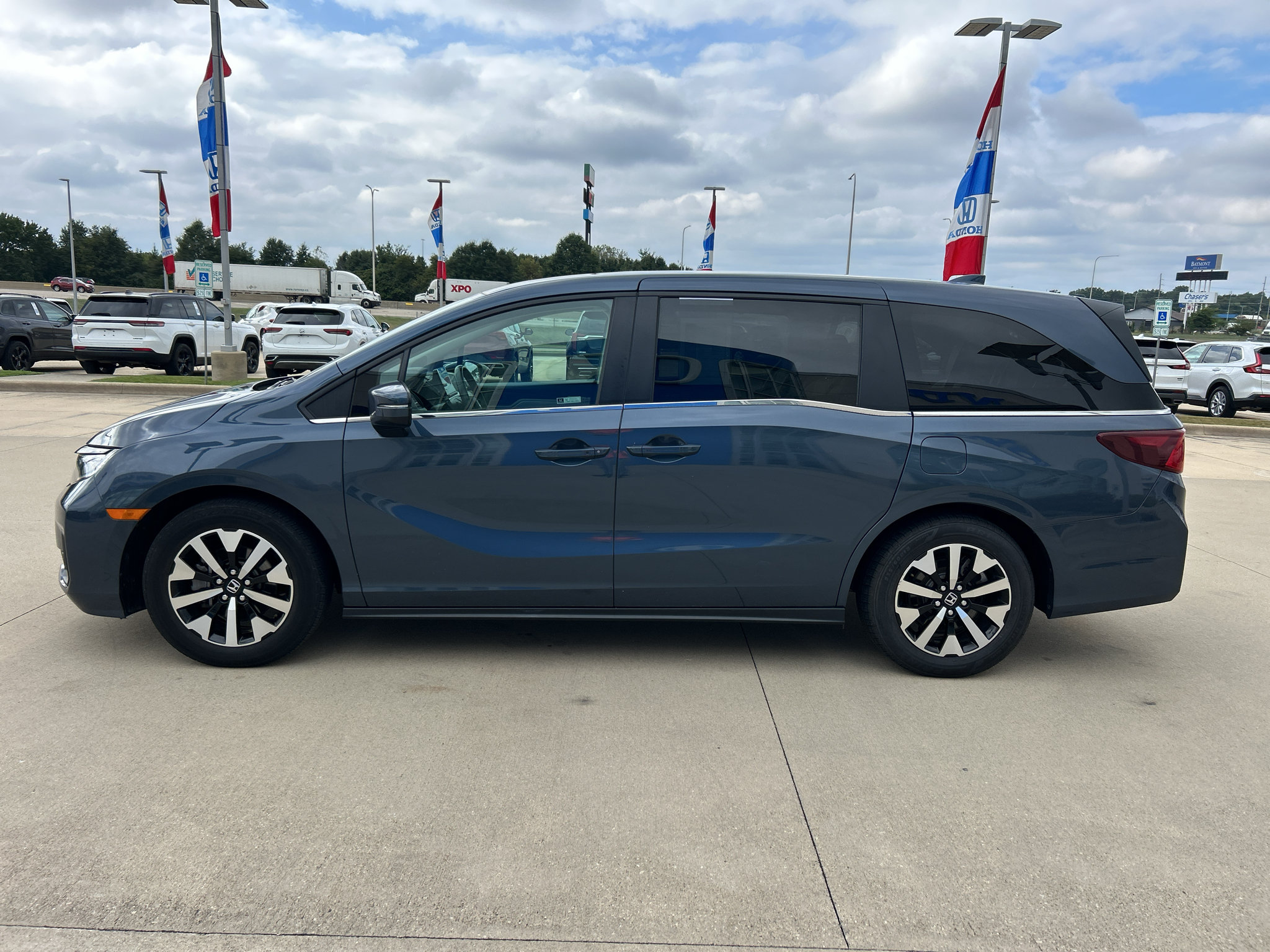 Used 2025 Honda Odyssey EX-L image 8