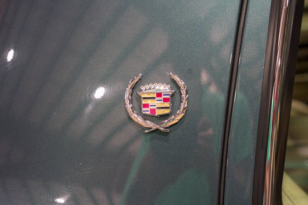 Used 1992 Cadillac De Ville Sedan FWD image 28