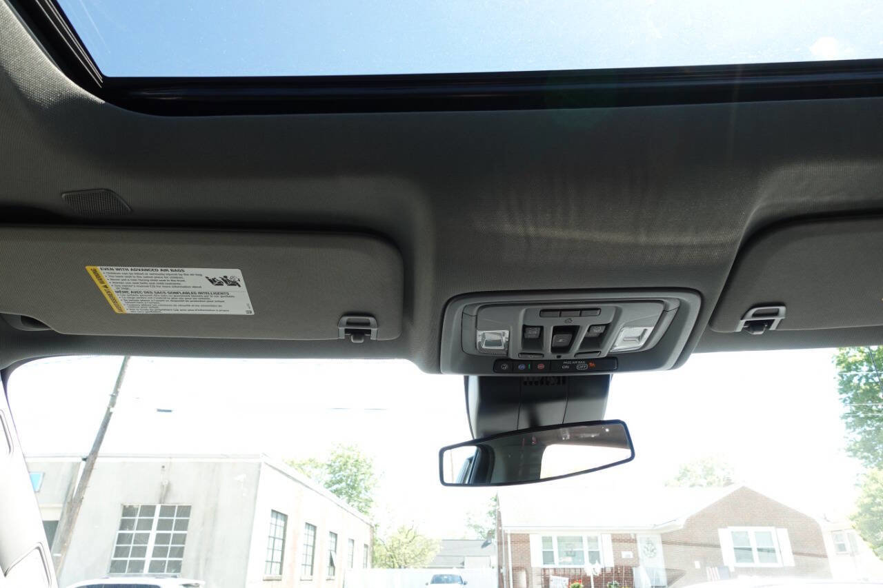 Used 2022 Chevrolet Silverado 1500 LT Trail Boss w/ LT Trail Boss Premium Package AWD/4WD image 50