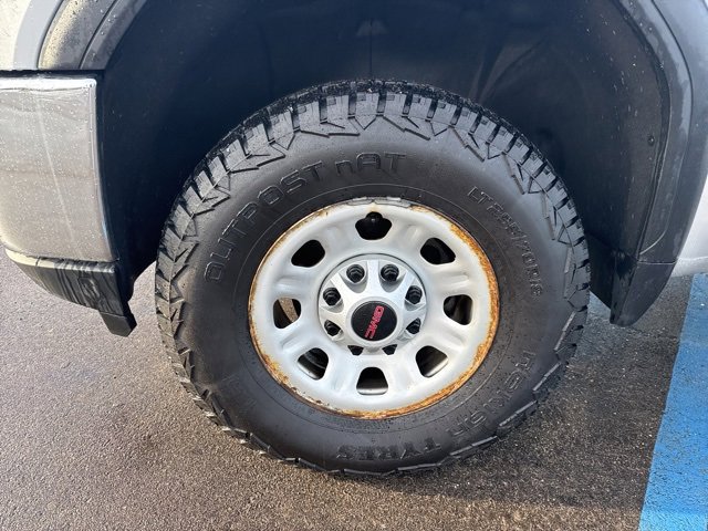 Used 2022 GMC Sierra 2500 Pro w/ Convenience Package image 9