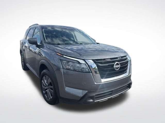 Used 2025 Nissan Pathfinder SV FWD image 7