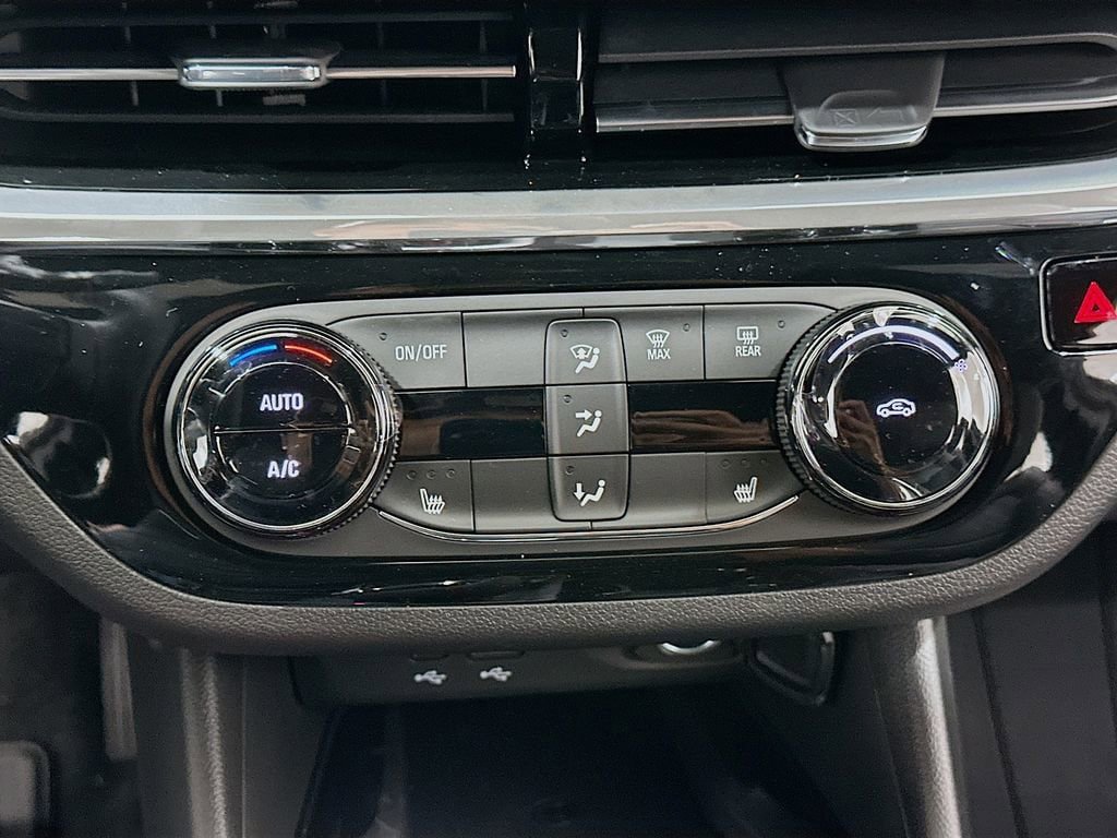 New 2026 Buick Envista Sport Touring w/ Convenience I Package FWD image 18