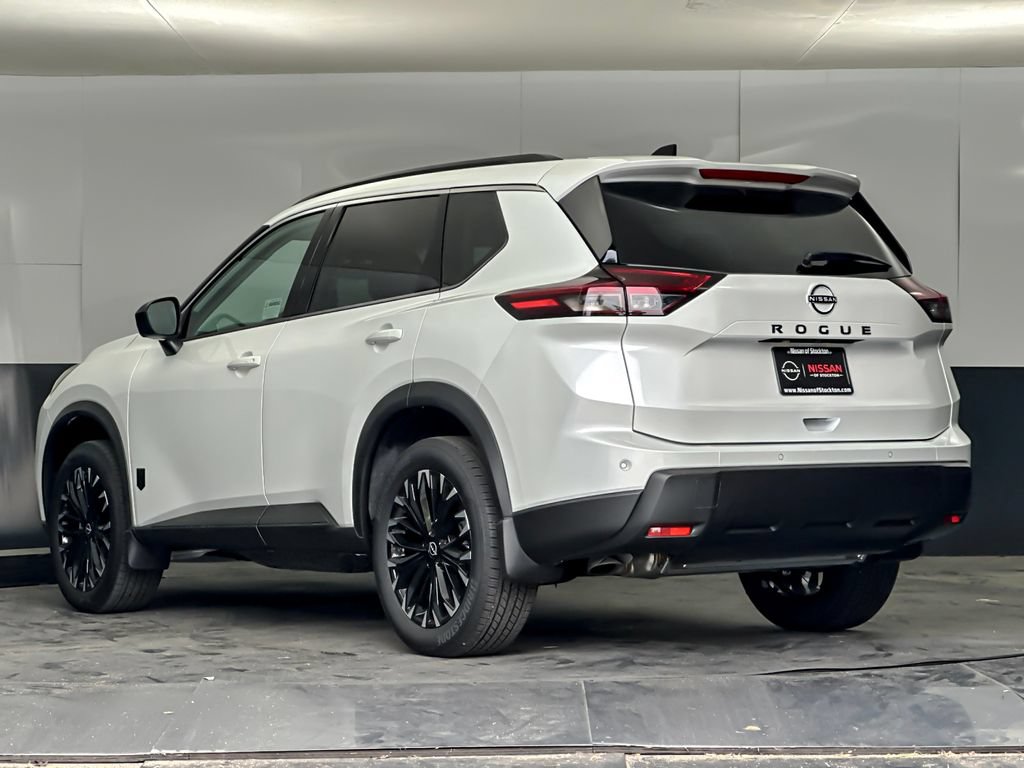Used 2026 Nissan Rogue Dark Armor FWD image 5