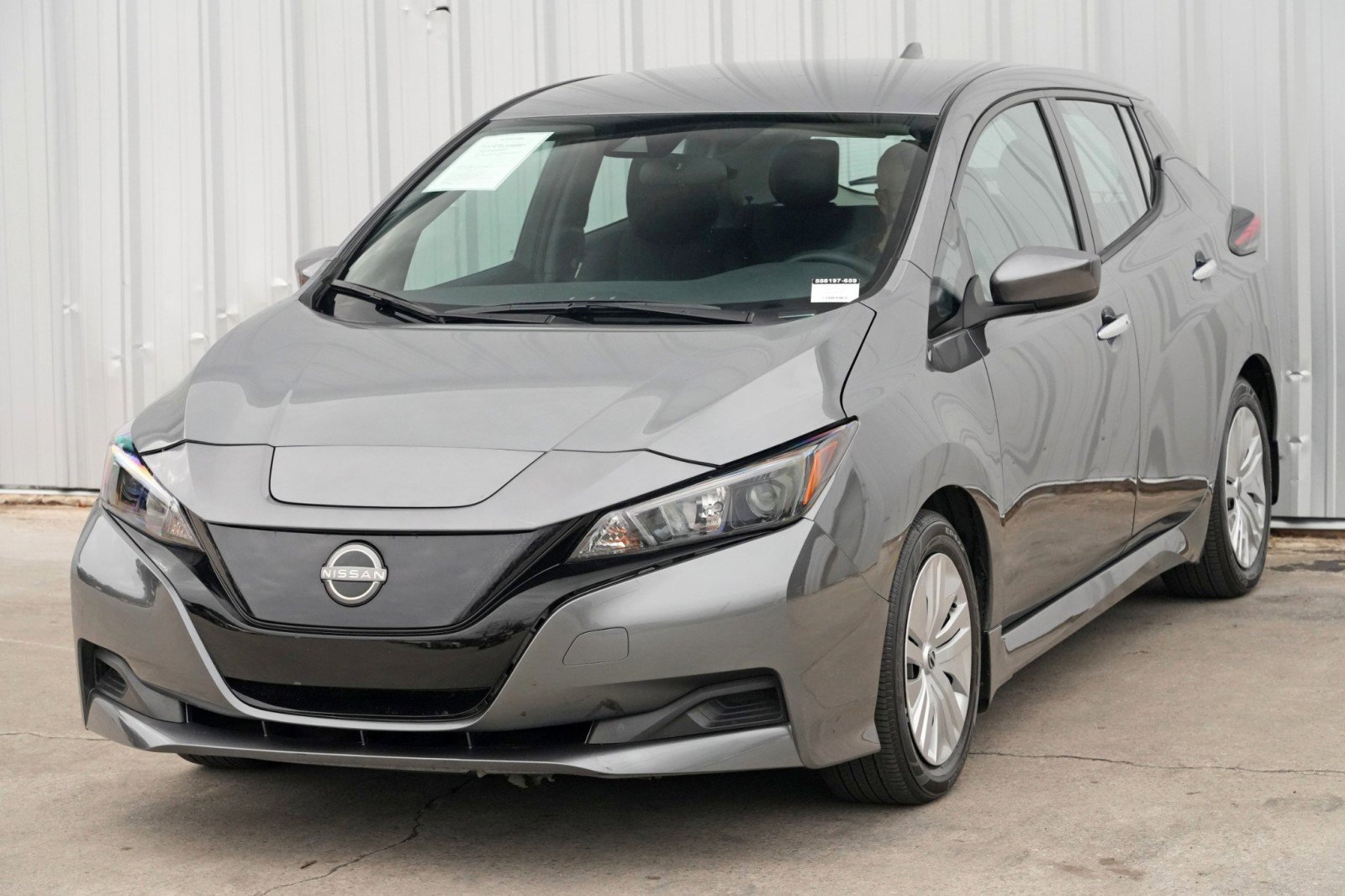 Used 2025 Nissan Leaf S image 40