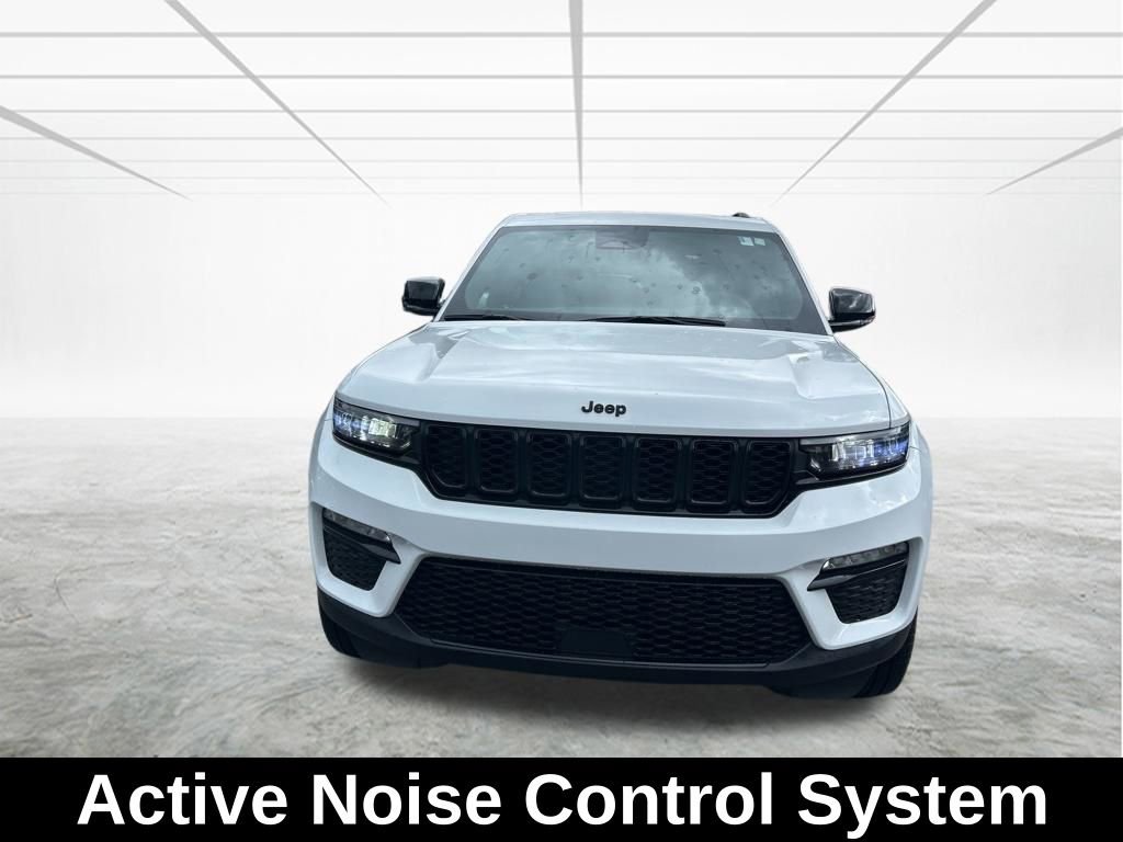 Used 2025 Jeep Grand Cherokee Limited w/ Black Appearance Package RWD image 9