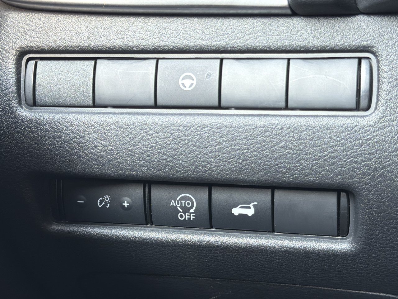 Certified 2025 Nissan Rogue SV AWD/4WD image 13