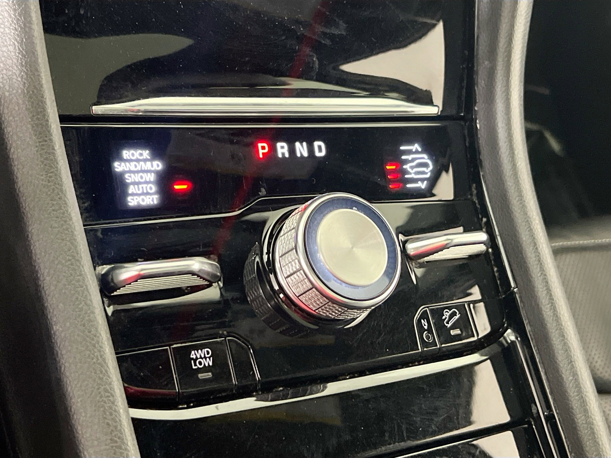 Used 2022 Jeep Grand Cherokee Overland AWD/4WD image 17
