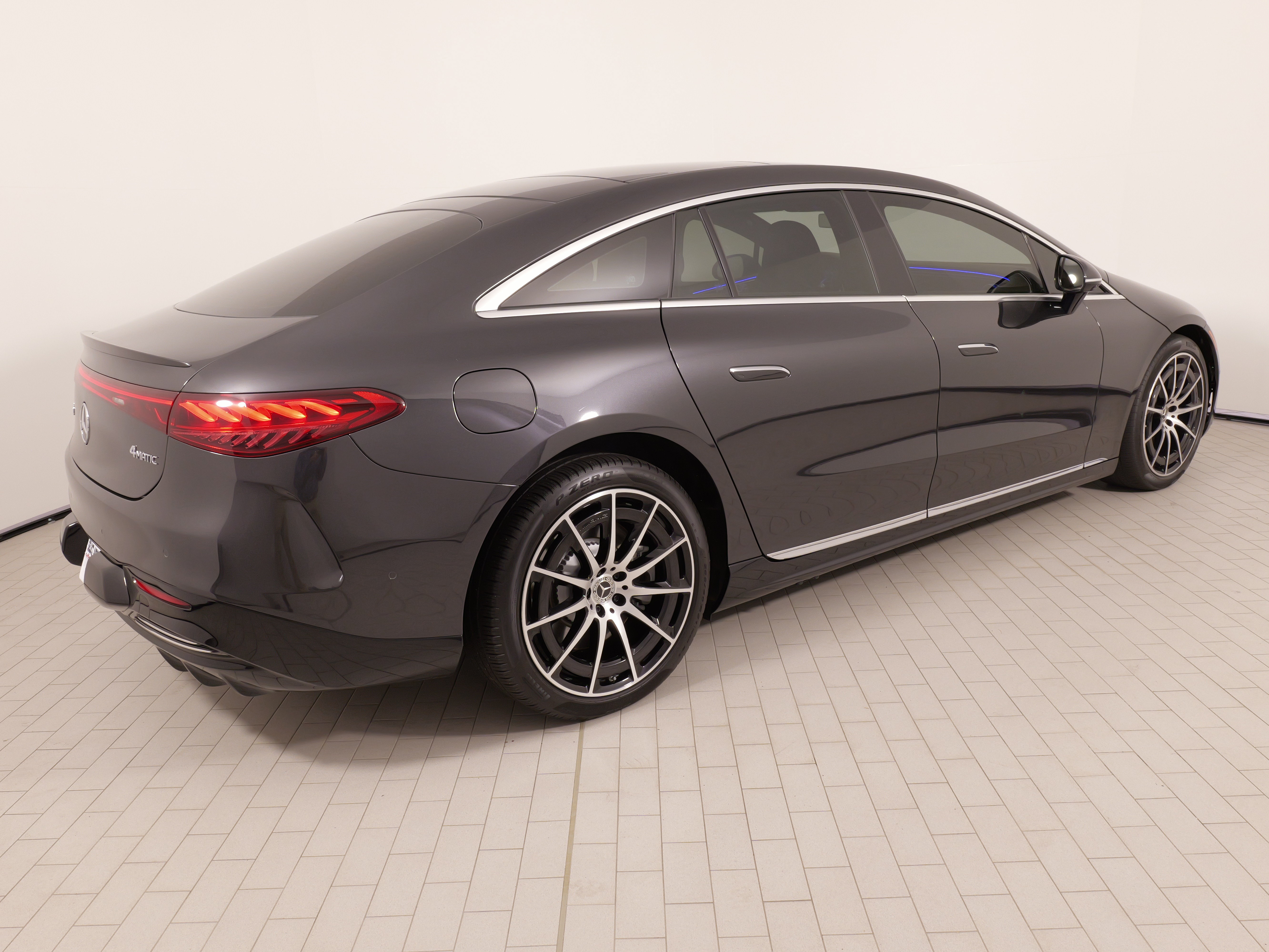 Used 2023 Mercedes-Benz EQS 580 4MATIC Sedan image 13