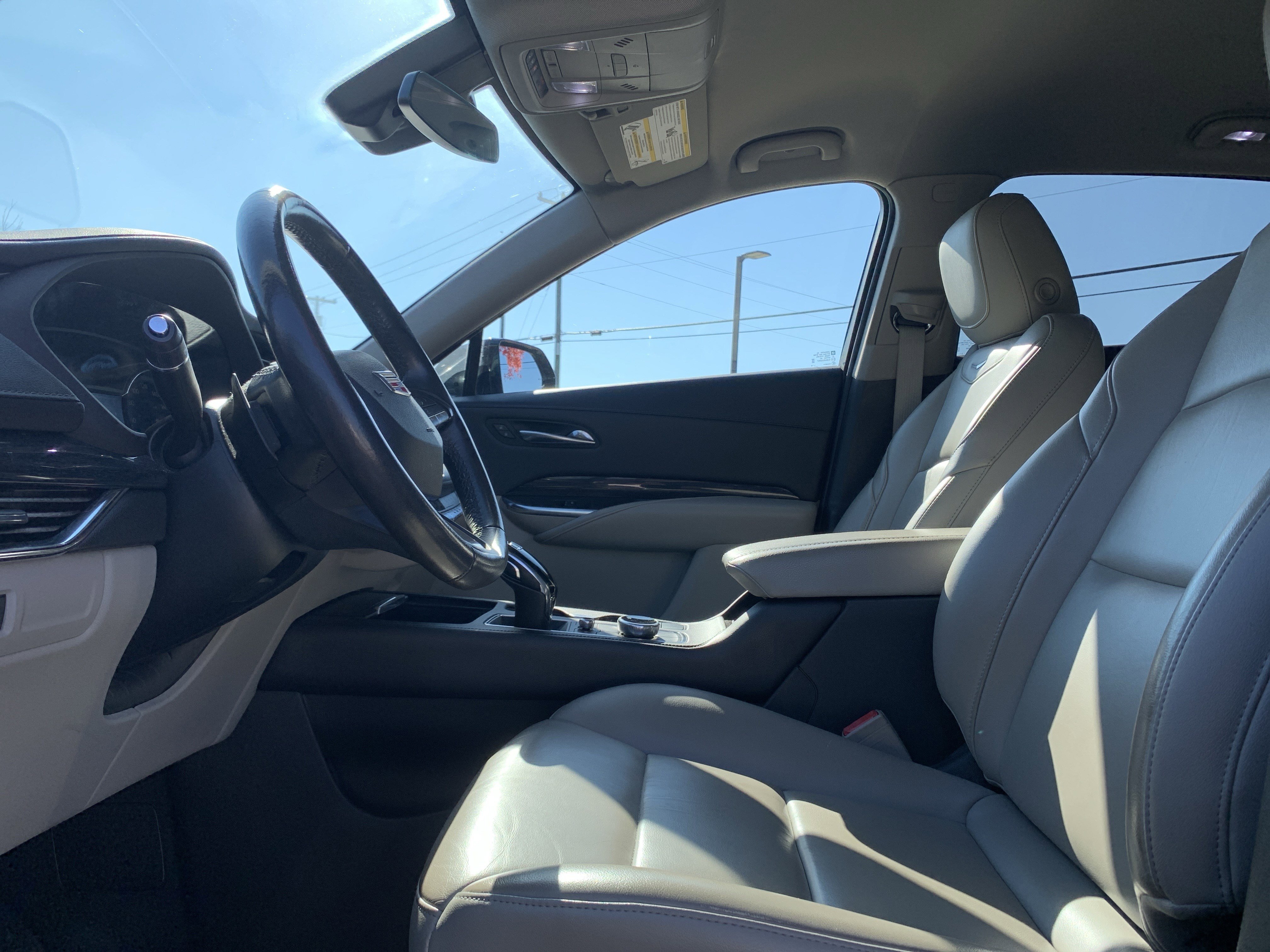 Used 2020 Cadillac XT4 Premium Luxury image 16