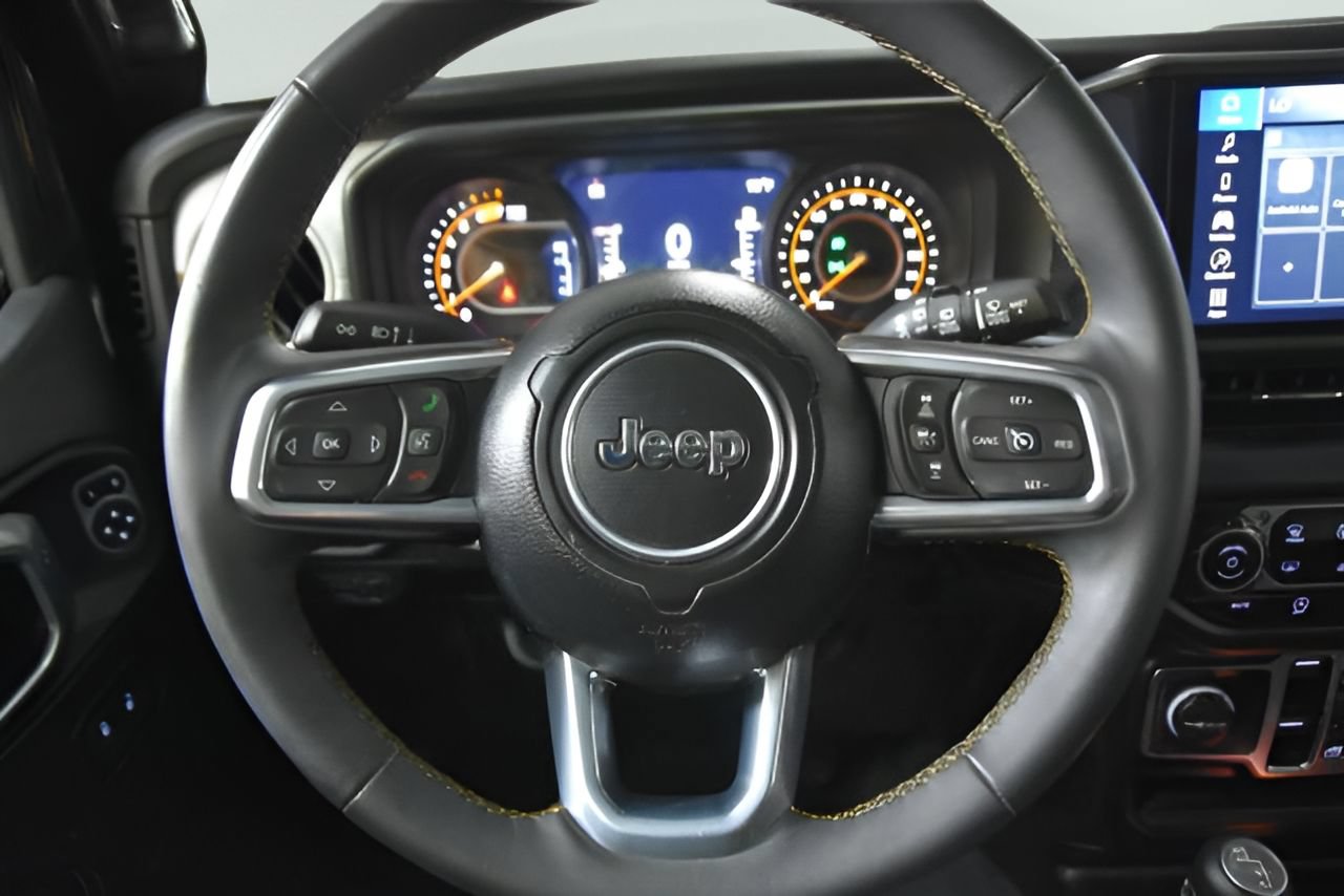 Used 2025 Jeep Wrangler Unlimited Sahara AWD/4WD image 18