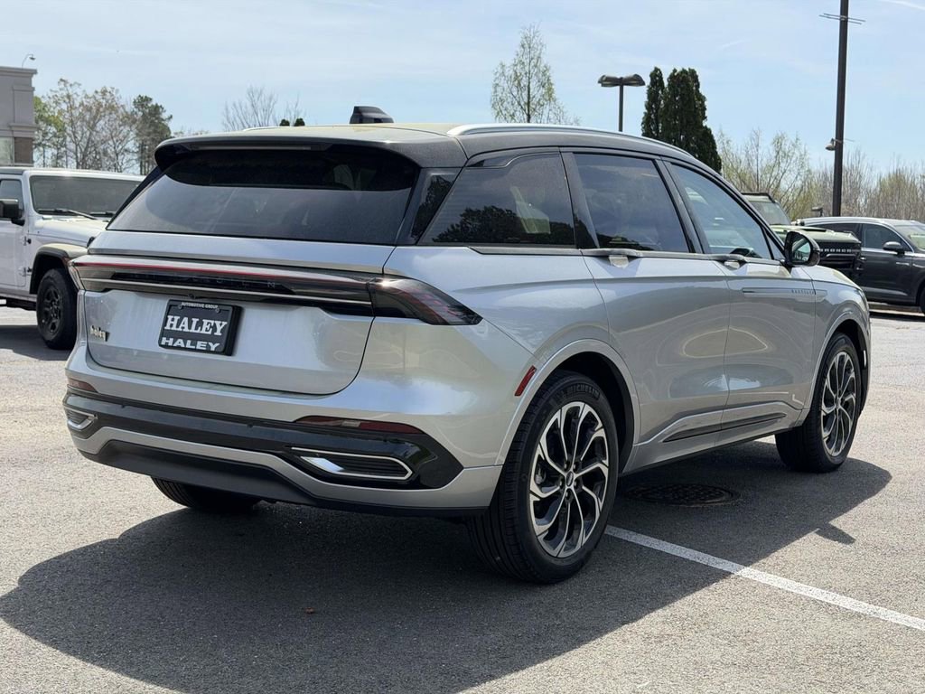 Used 2025 Lincoln Nautilus Reserve image 20