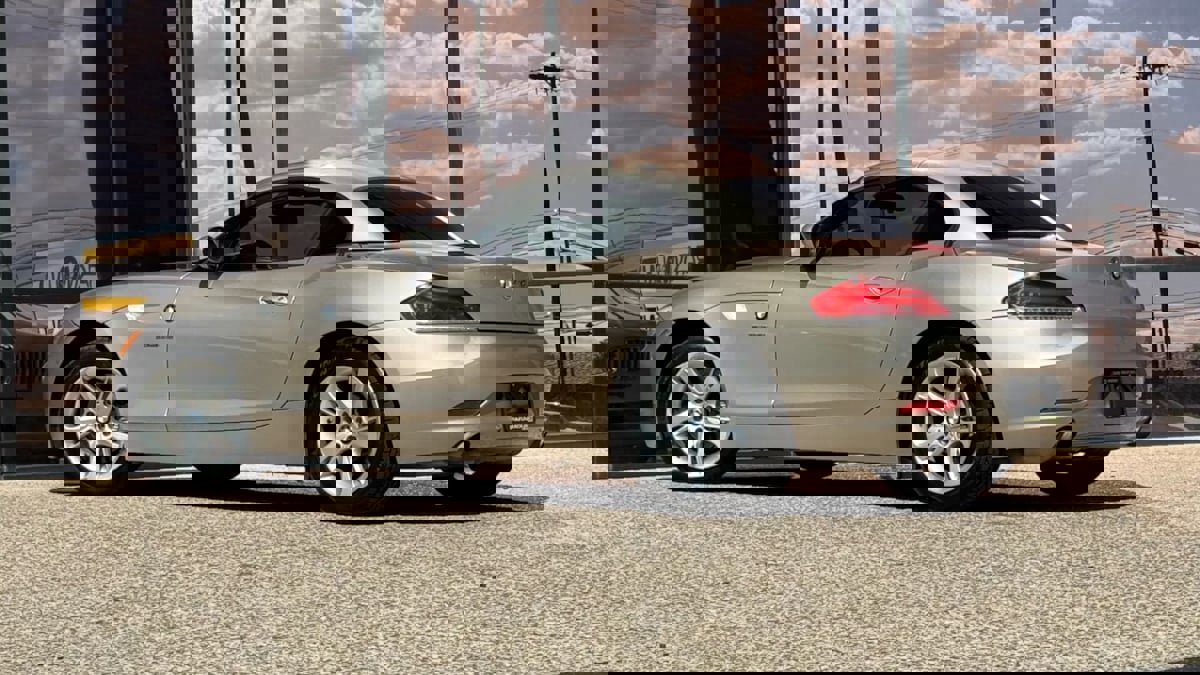 Used 2011 BMW Z4 sDrive35i image 9