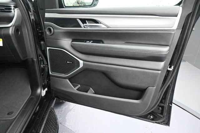 New 2026 Jeep Grand Wagoneer L Limited AWD/4WD image 20