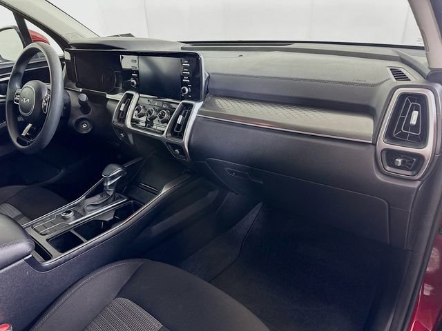 Used 2022 Kia Sorento LX image 30