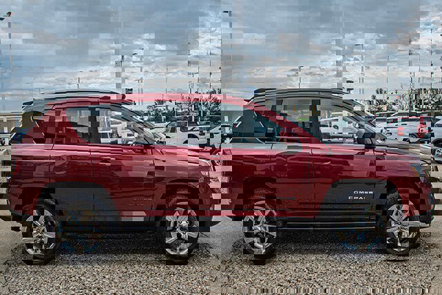 Used 2016 Jeep Compass Latitude image 6