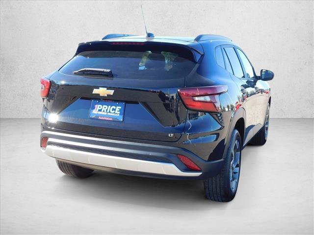 Used 2025 Chevrolet Trax LT FWD image 9