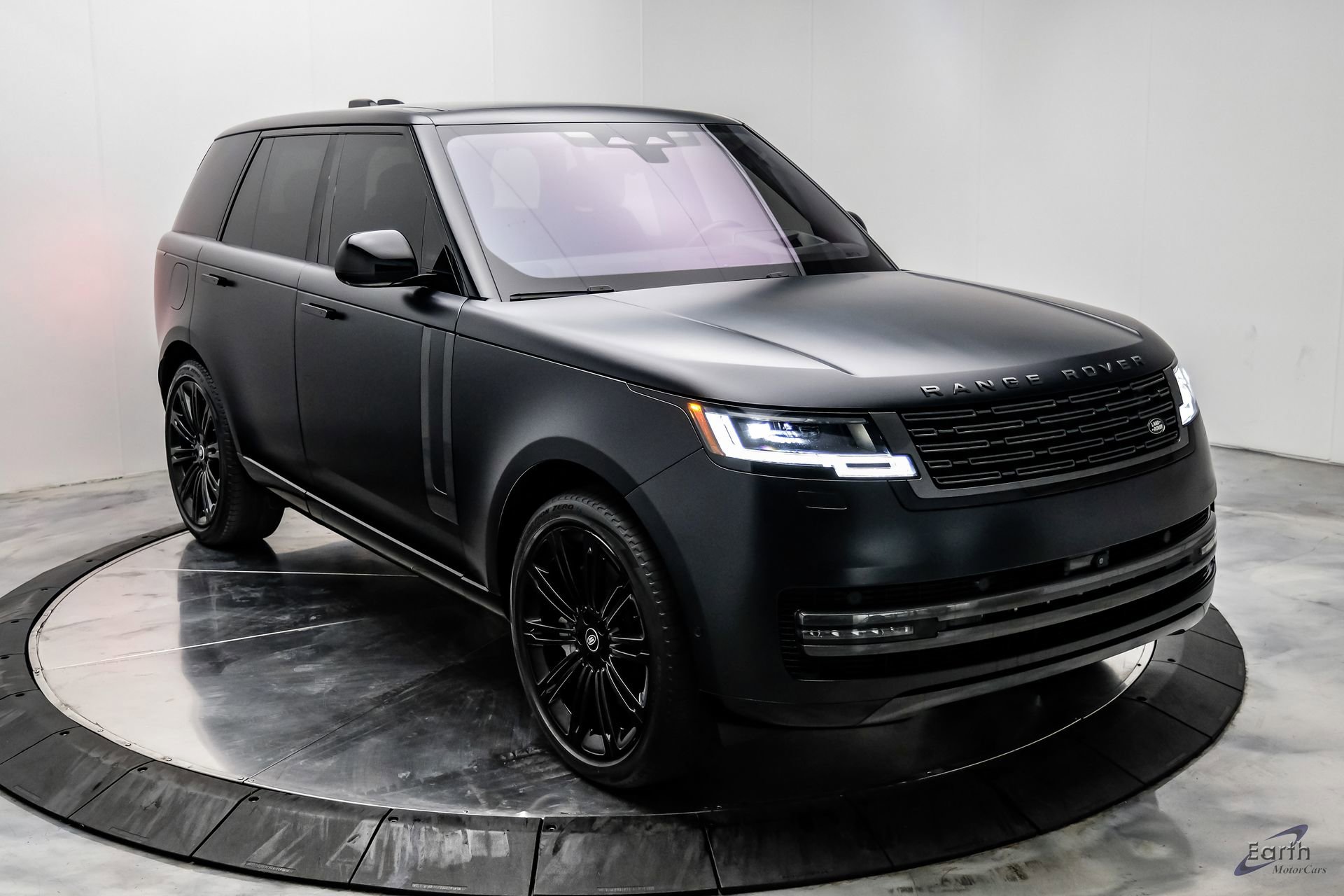 Used 2023 Land Rover Range Rover SE image 24