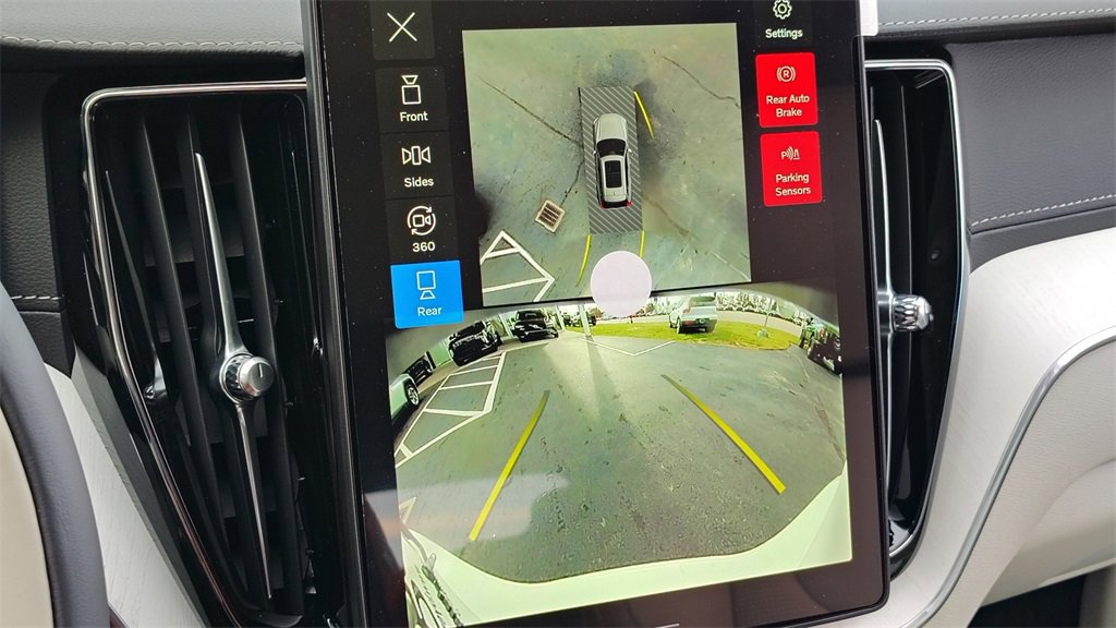 New 2026 Volvo XC60 B5 Ultra w/ Climate Package image 21