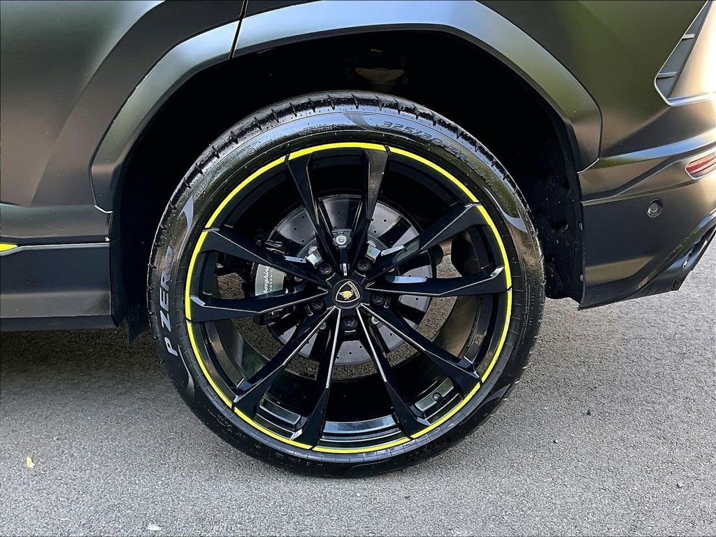 Used 2022 Lamborghini Urus AWD/4WD image 14