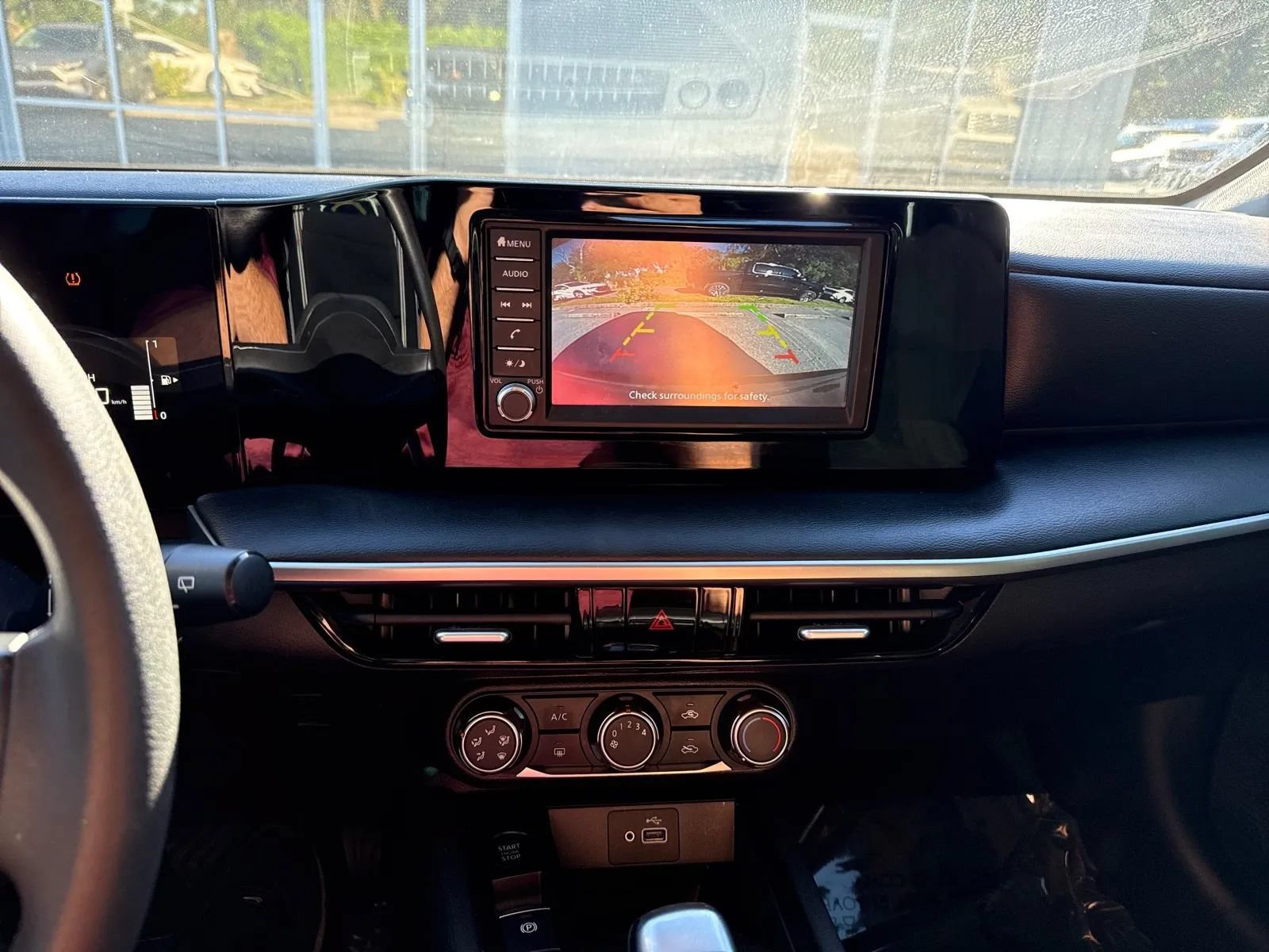 Used 2025 Nissan Kicks S AWD/4WD image 21