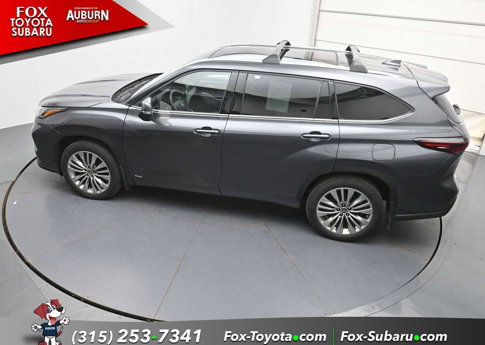 Used 2024 Toyota Highlander Platinum AWD/4WD image 35