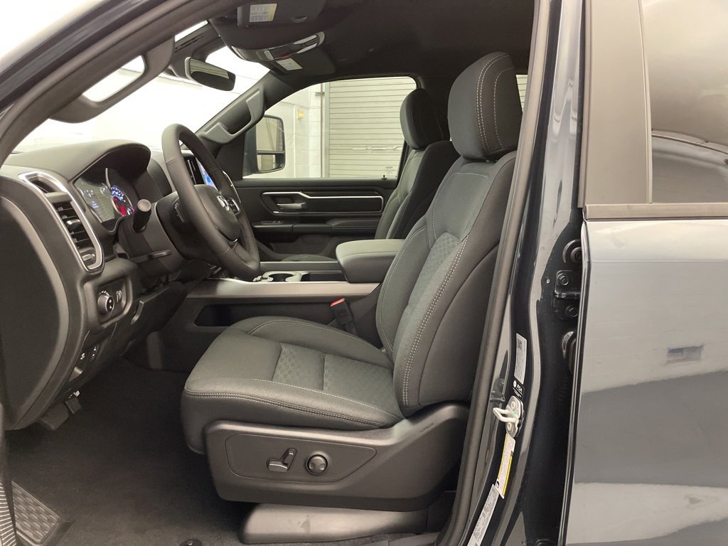 New 2026 RAM 1500 4x4 Crew Cab image 19