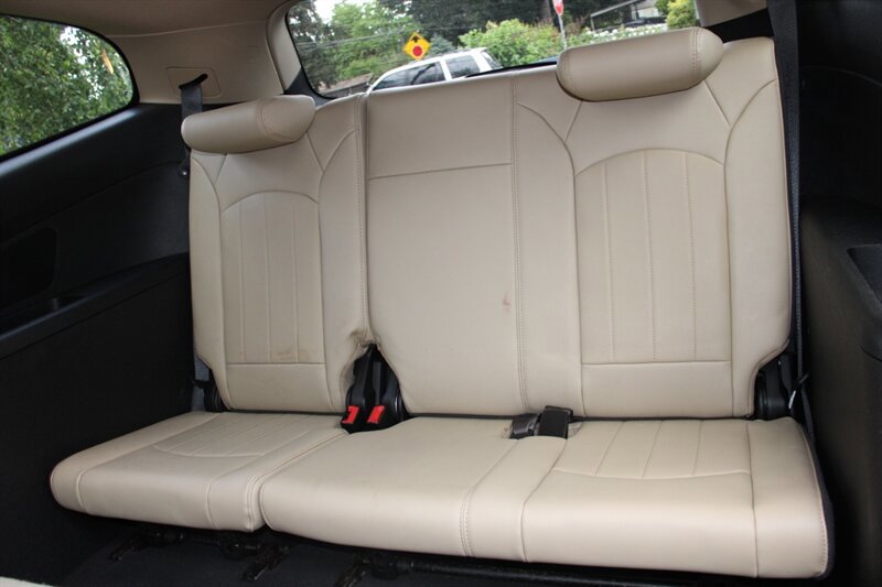 Used 2010 Chevrolet Traverse LTZ AWD/4WD image 17