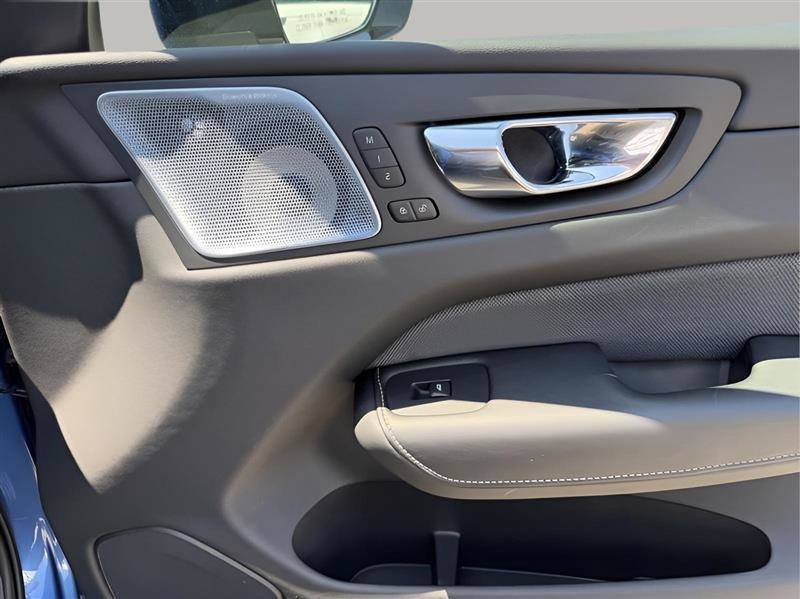 Used 2021 Volvo XC60 T5 R-Design w/ Advanced Package FWD image 32