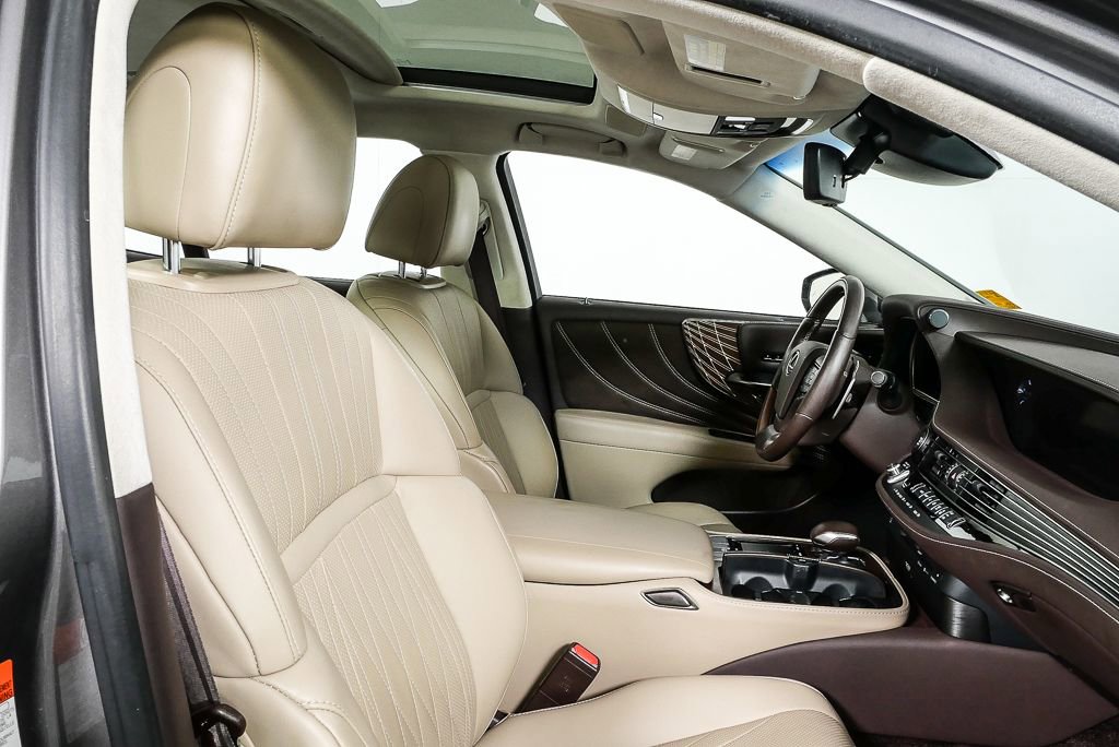 Used 2020 Lexus LS 500 AWD w/ Interior Upgrade Package image 24